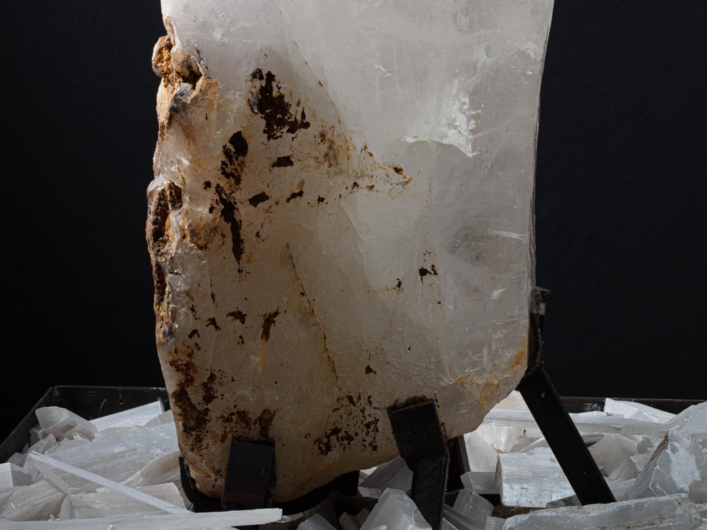 Huge crystal on custom made metal base - St1c0049 12 - C0049