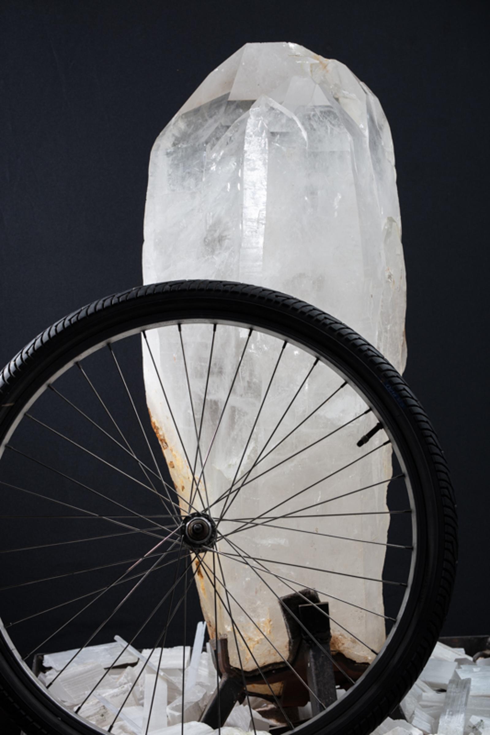 Huge crystal on custom made metal base - St1c0049 2 - C0049