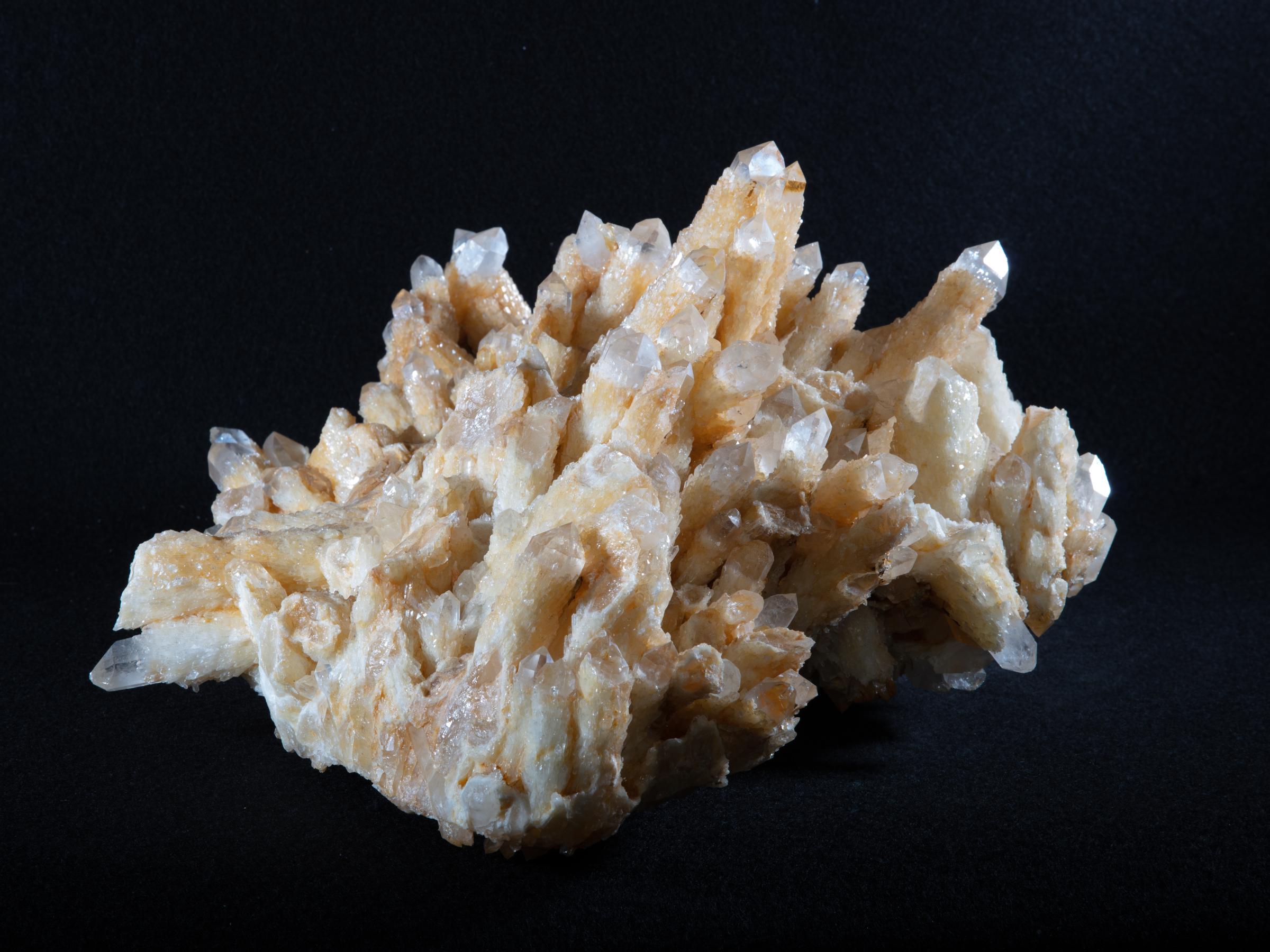 Special fomration septer quartz cluster - St1galleryc0110 9706 - C0110