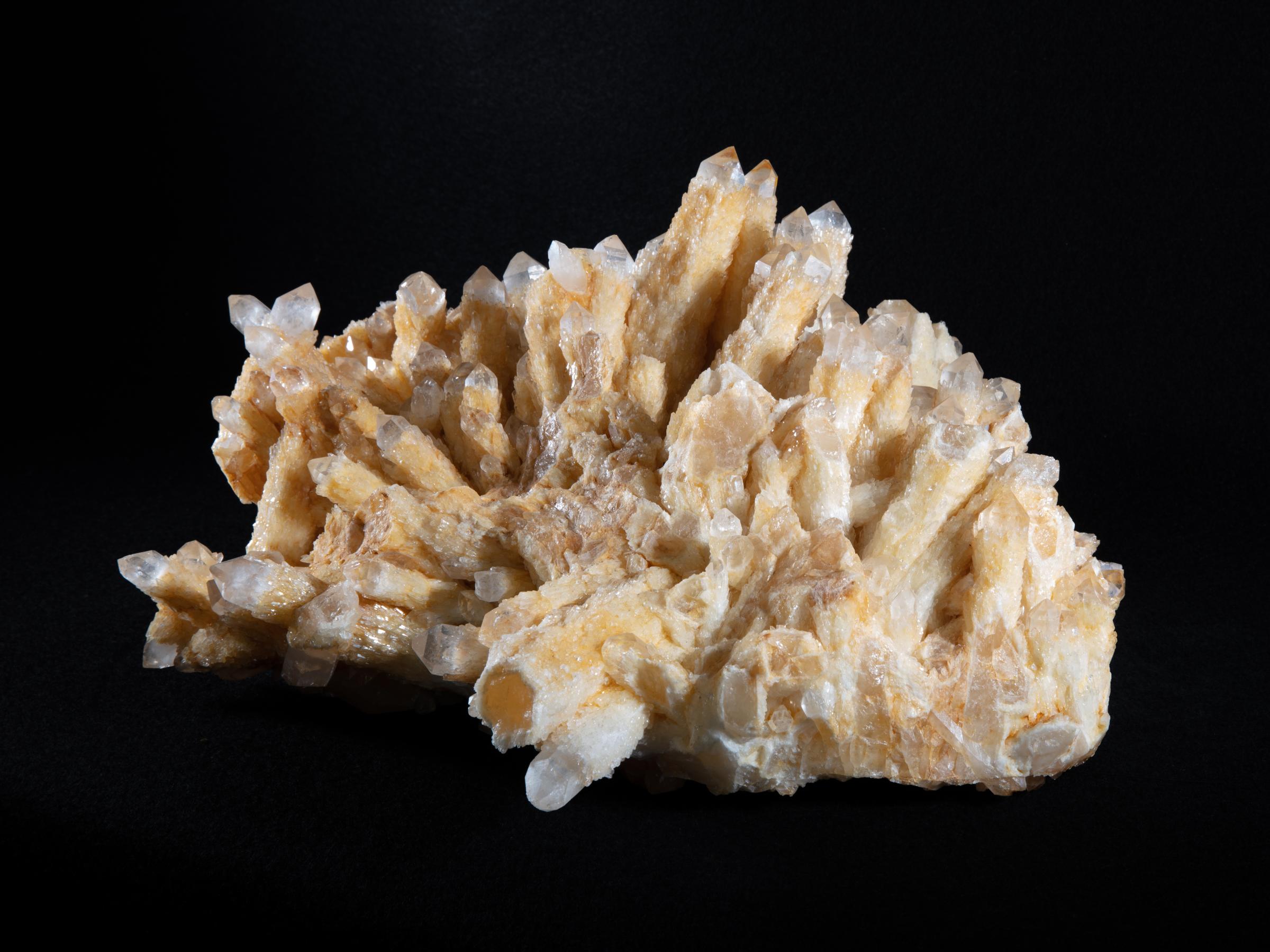 Special fomration septer quartz cluster - St1galleryc0110 9709 - C0110