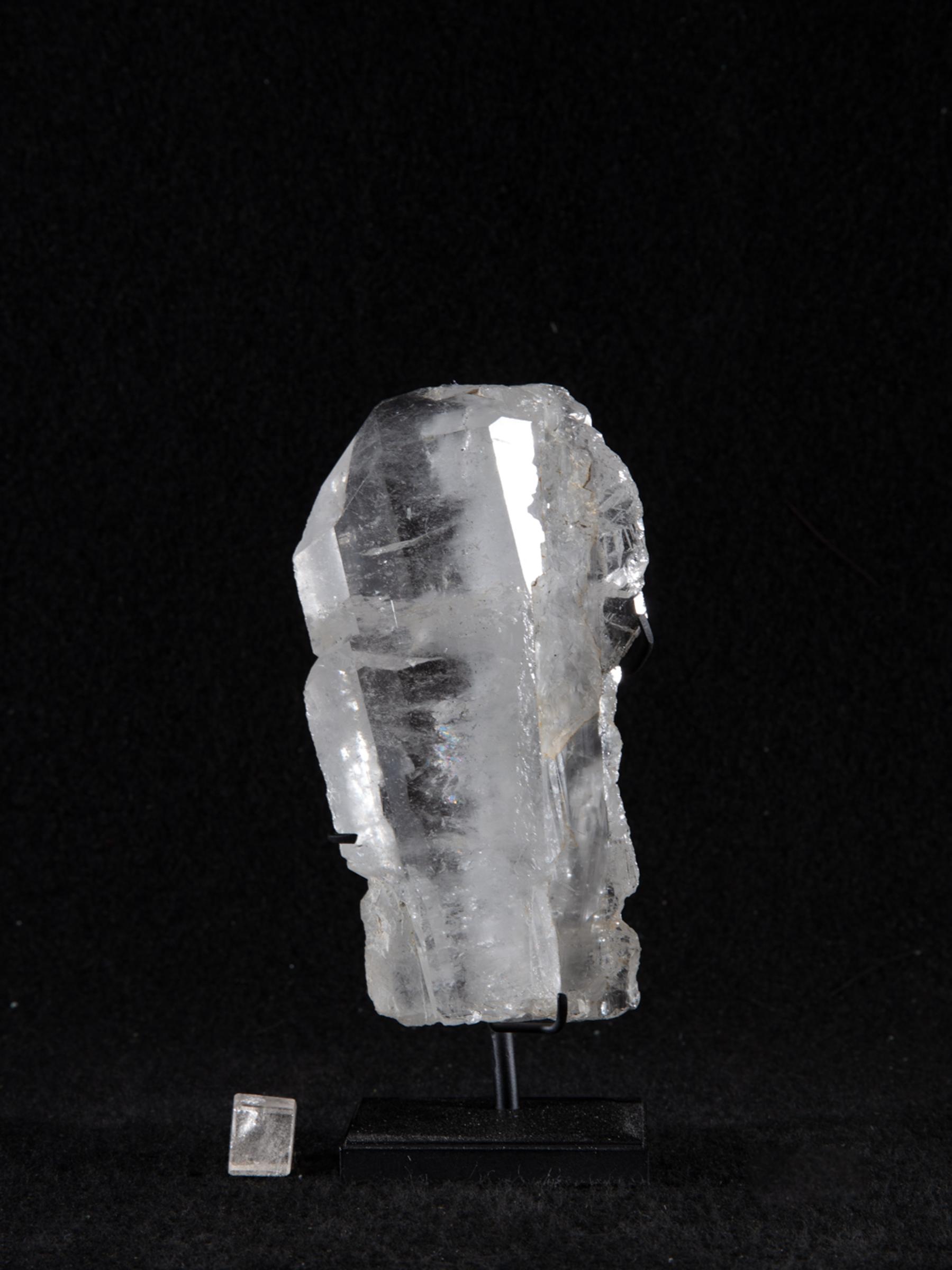 Faden quartz on metal base - St1galleryv0460 0189 - V0460
