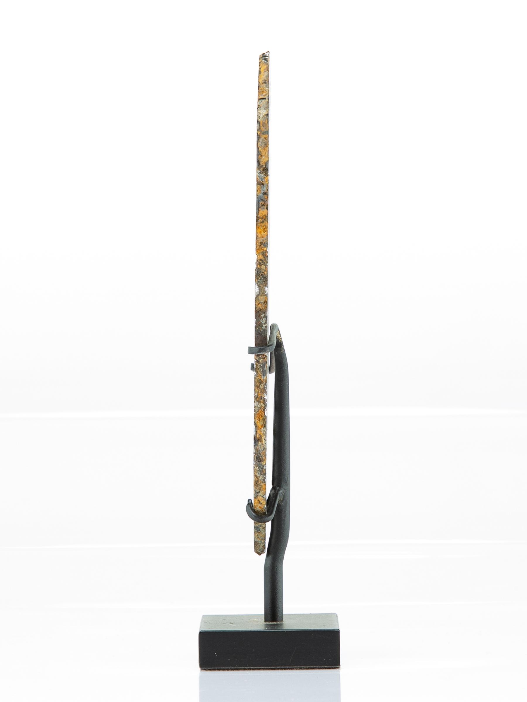 Pallasite on metal base - St1m0028 3 - M0028