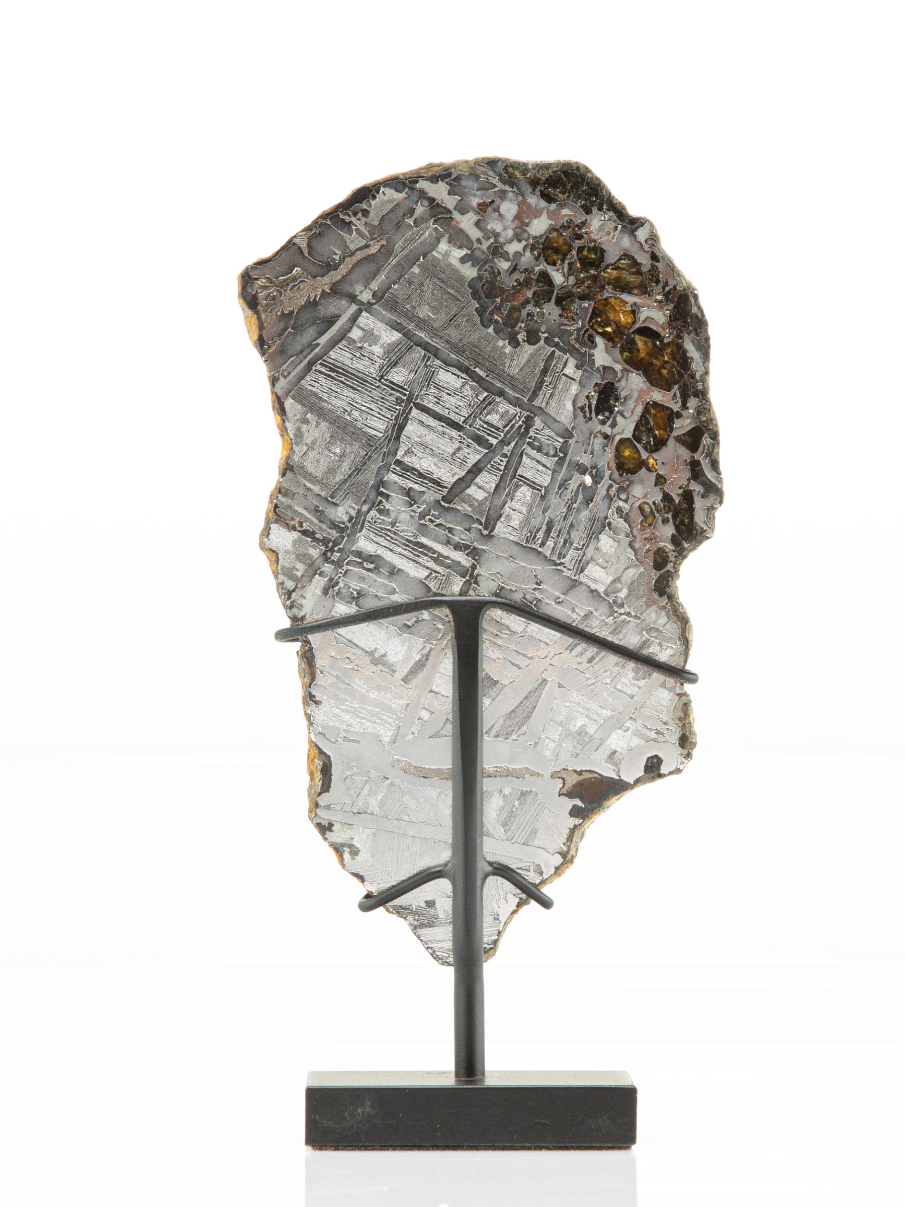 Pallasite on metal base - St1m0028 4 - M0028