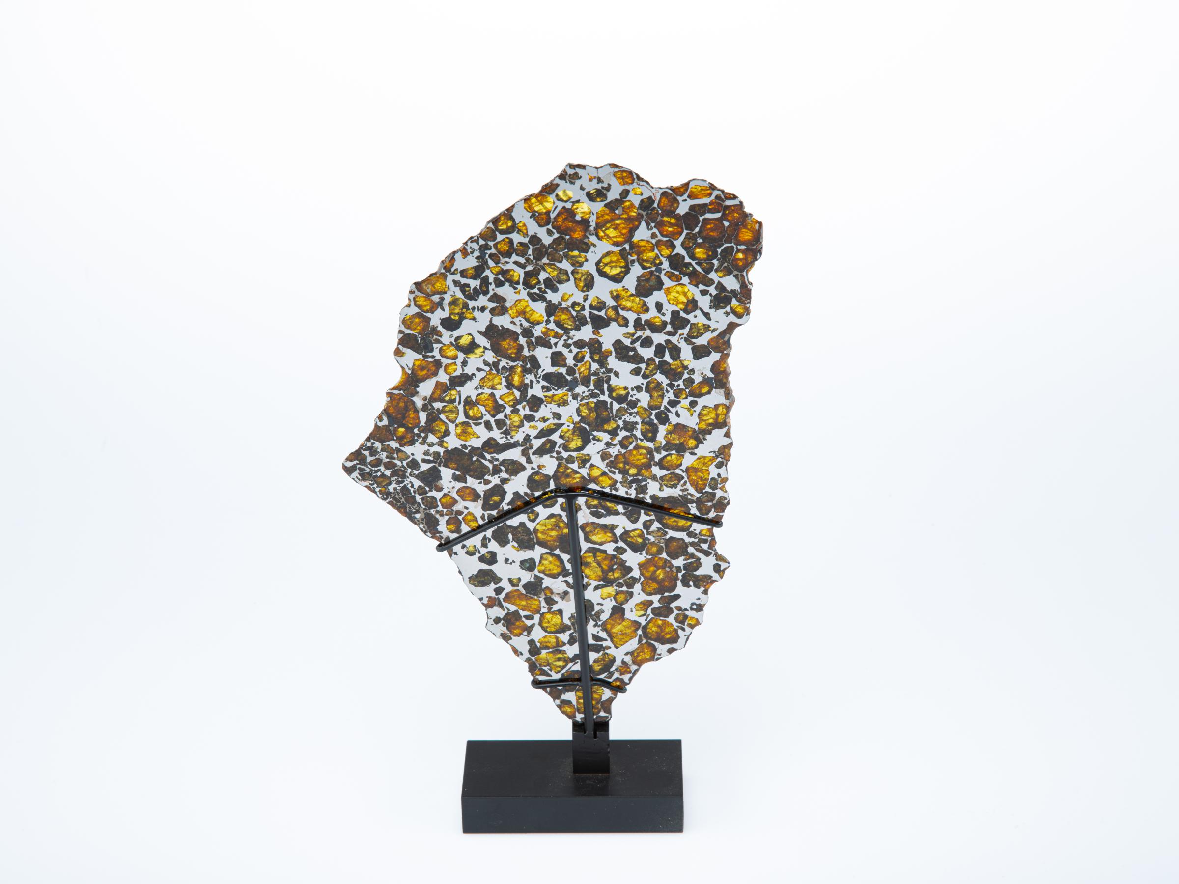Pallasite on metal base - St1m0031 8 - M0031
