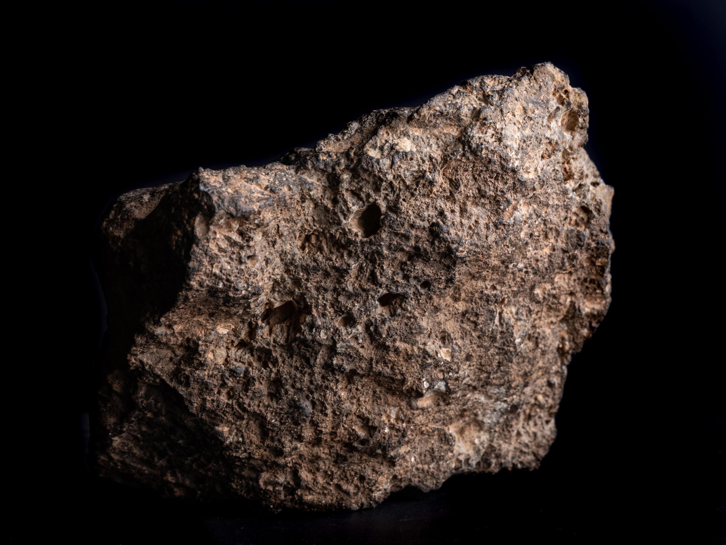 Lunar meteorite - St1m0039 2 - M0039