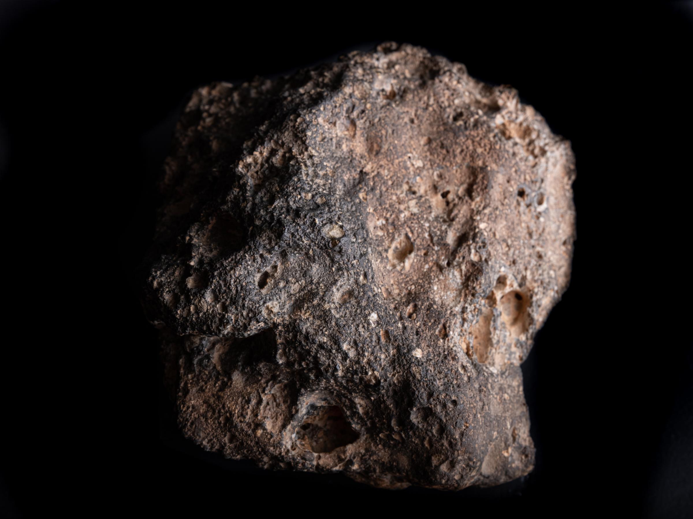 Lunar meteorite - St1m0039 4 - M0039