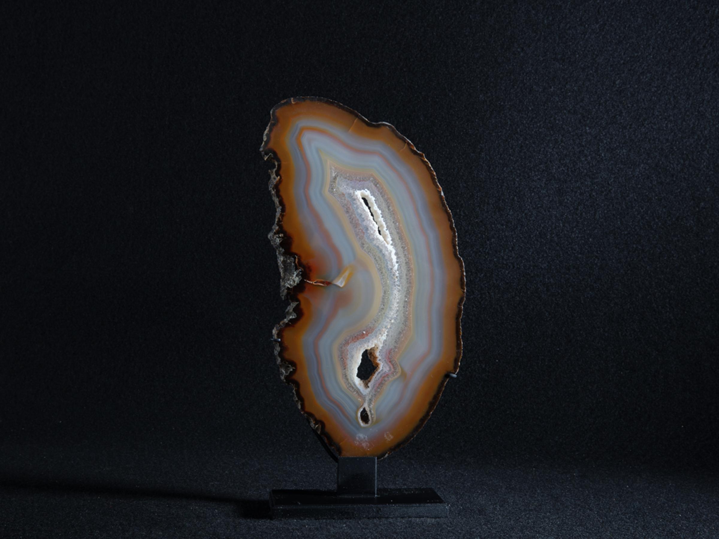 Agate slice on metal base - Stonegalleryv0406 3 - V0406