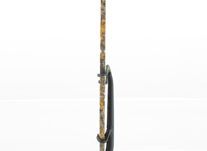 Pallasite on metal base - St1m0028 3 - M0028